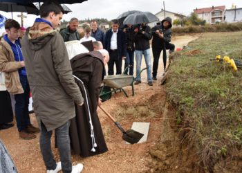 FOTO: Položen kamen temeljac za novu crkvu u Čitluku