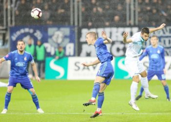 Rijeka nokautirala Dinamo, Armada bakljadom prekinula utakmicu
