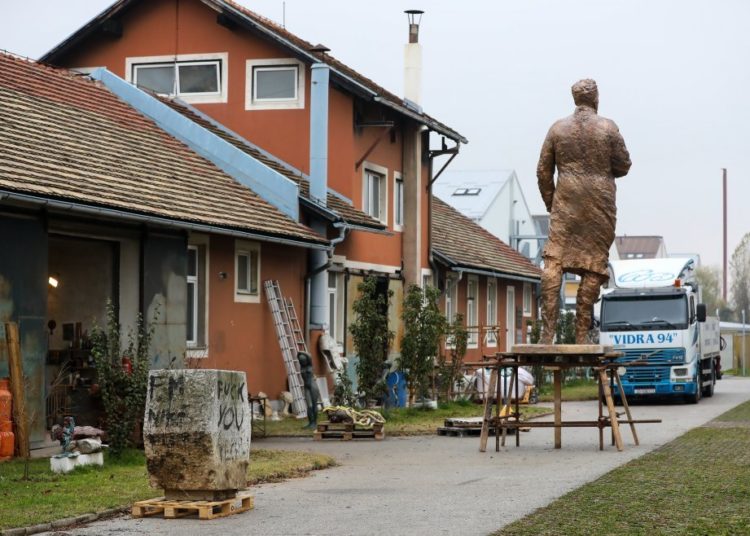 Predstavljen Tuđmanov spomenik u Zagrebu (FOTO)