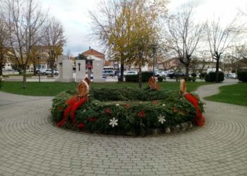 Posuški park ponovno ukrašava adventski vijenac