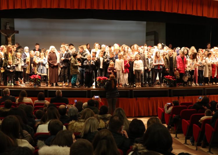Održana Božićna priredba malih folkloraša!
