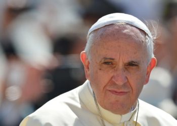 Papa poručio svećenicima homoseksualcima da poštuju celibat ili odu iz službe