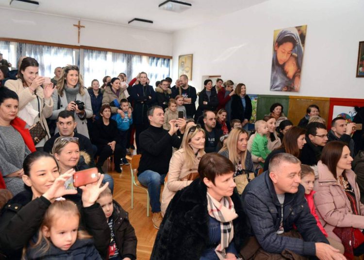 Široki Brijeg: Božićna priredba u Dječjem vrtiću „Trnoružica“ – Zorićevina