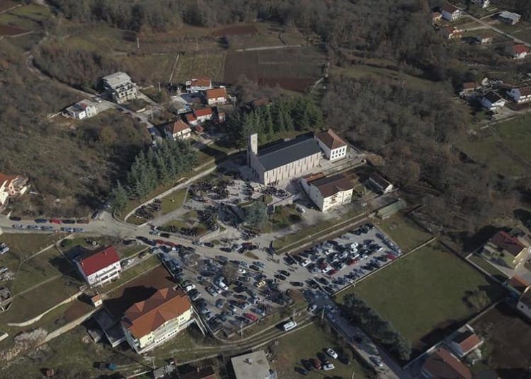 Prekrasne fotografije kočerinske crkve za Božić