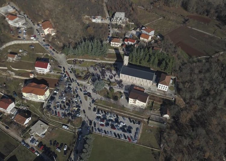 Prekrasne fotografije kočerinske crkve za Božić