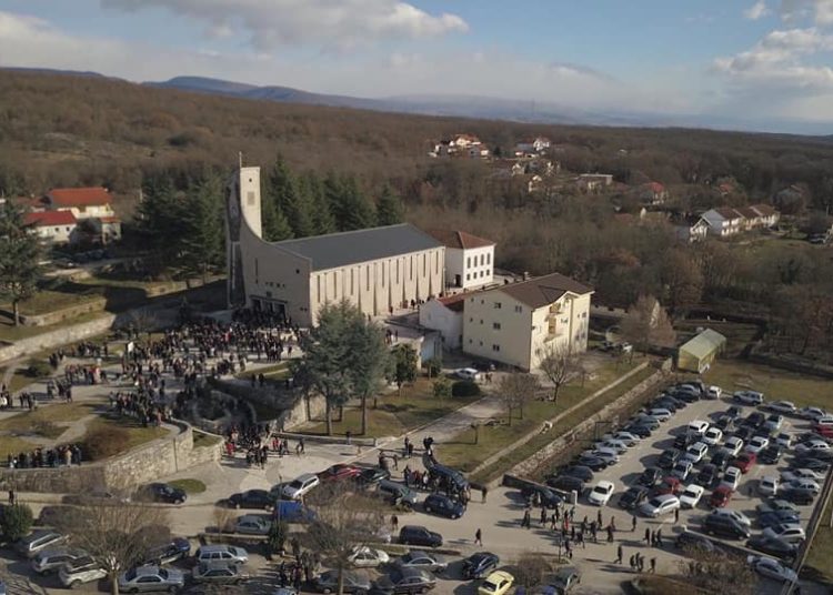 Prekrasne fotografije kočerinske crkve za Božić