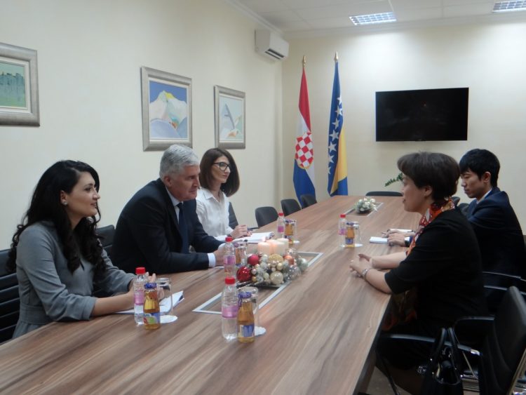 Čović primio u oproštajni posjet veleposlanicu NR Kine u BiH Chen Bo