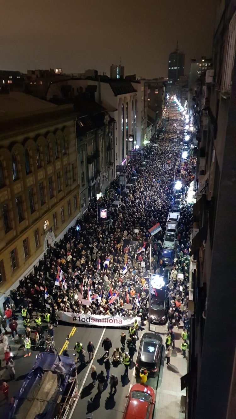 Desetci tisuća ljudi na prosvjedu protiv Vučićeve vlasti u Beogradu