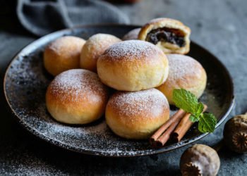 Sočne i meke buhtle: Recept za neodoljive zimske loptice