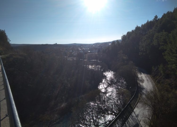 Sunčani prosinački dan izvukao Širokobriježane na šetnju