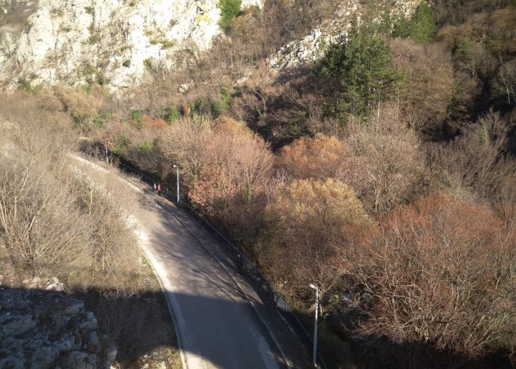 Sunčani prosinački dan izvukao Širokobriježane na šetnju
