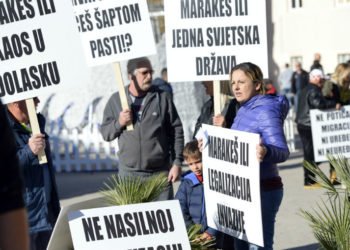 U Splitu prosvjedovali protiv migranata:  “Stop Marakeškom sporazumu”