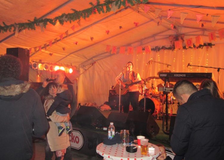 Treća večer Božićnog sajma Udruge mladih Agape