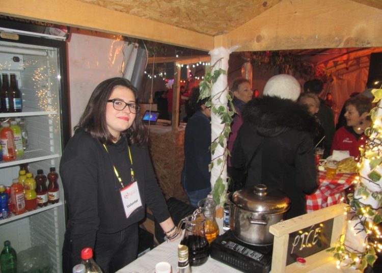 Treća večer Božićnog sajma Udruge mladih Agape