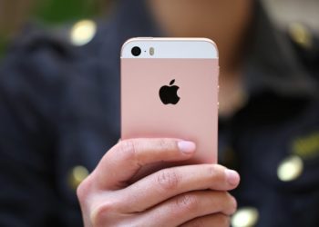 Apple u SAD-u opet prodaje iPhone SE
