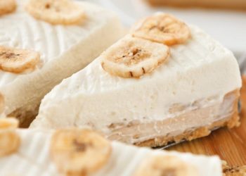 Fini cheesecake sa bananama i pudingom – gotov za 20 minuta