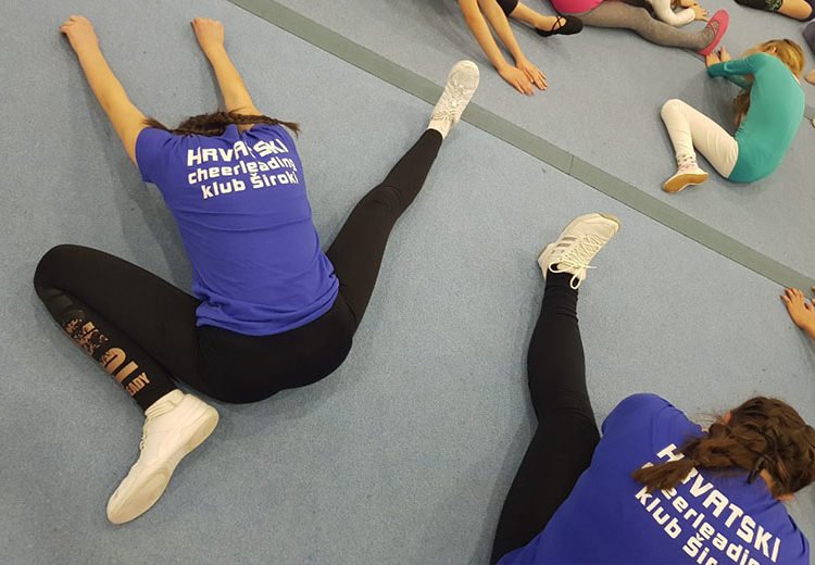 Hrvatski cheerleading klub Široki na mini pripremama u Zenici
