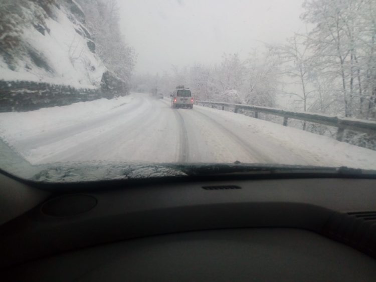 Kaos u Jablanici: Obustavljen promet, čitatelji javljaju kako ralica nema na vidiku