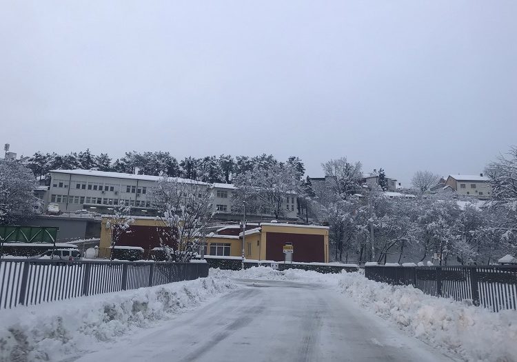 Široki Brijeg se probudio prekriven snijegom