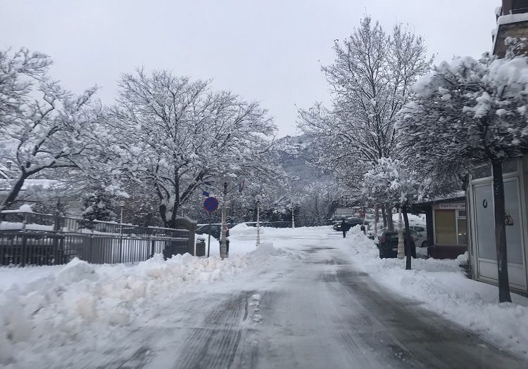 Široki Brijeg se probudio prekriven snijegom