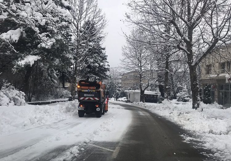 Široki Brijeg se probudio prekriven snijegom