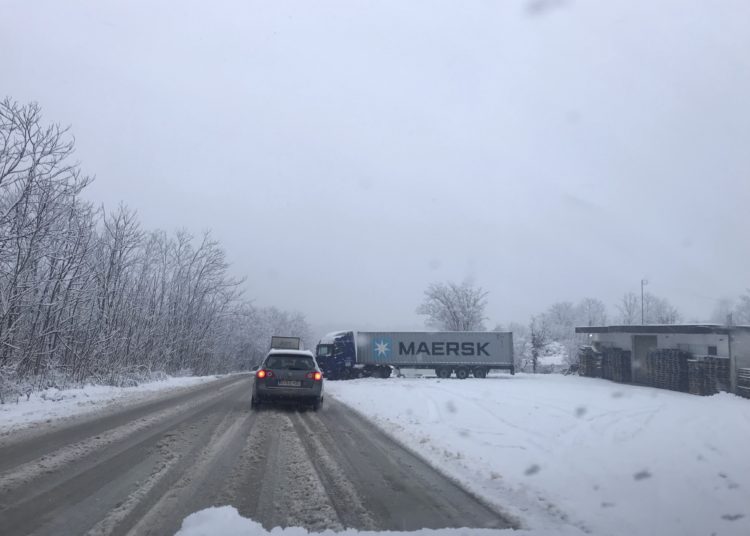 Široki Brijeg: Šleper zapeo na Visokoj Glavici