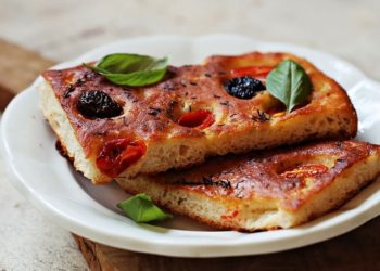 Najlakši recept za pravu focacciu zbog koje ćete se osjećati kao u Italiji
