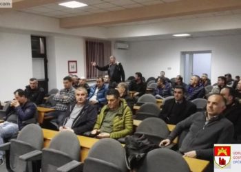 Poslodavci iz BiH zgroženi jer tvrtka iz RH ovdje traži radnike za sezonu i obećaje “neprikosnovene uvjete”: Ovo je sramota za vlasti!