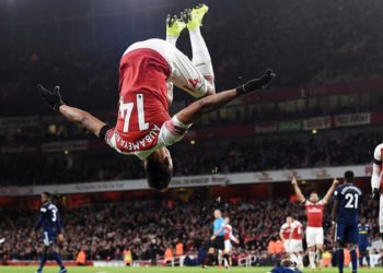 Arsenal razbio Fulham i pobjegao Unitedu