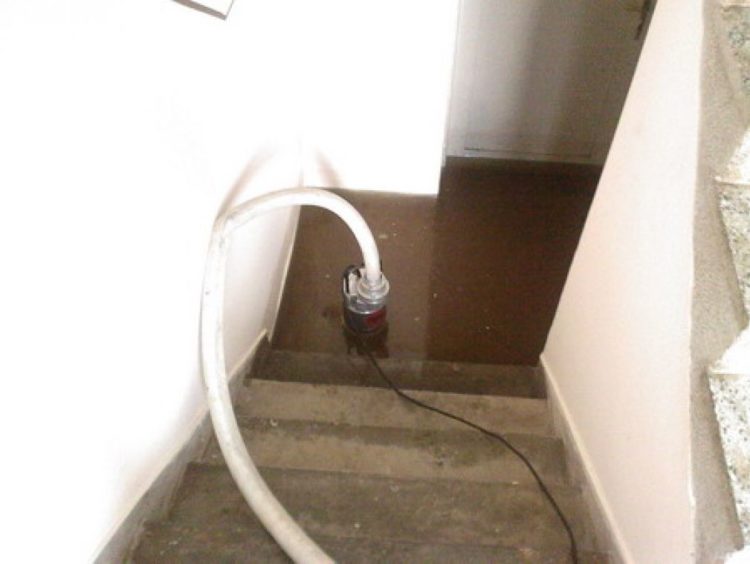 Ljubuški: Vatrogasci ispumpavali vodu iz podruma