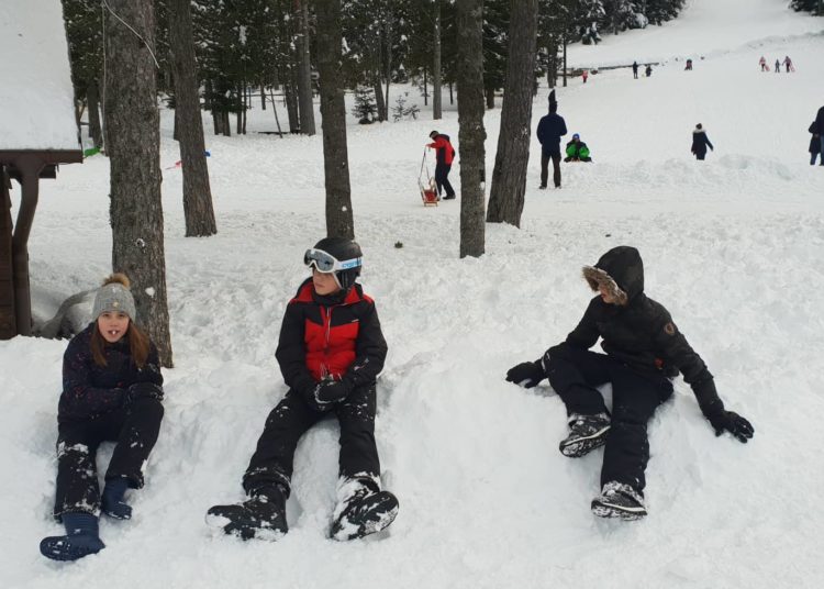 Fotoreportaža s Blidinja: Nedjelja privukla na tisuće gostiju iz Hercegovine i Dalmacije