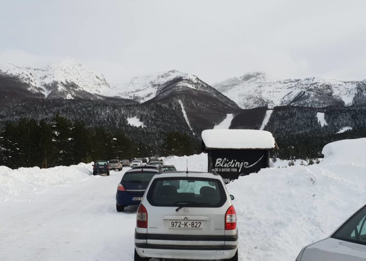 Fotoreportaža s Blidinja: Nedjelja privukla na tisuće gostiju iz Hercegovine i Dalmacije