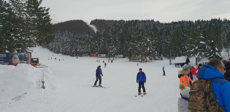 Fotoreportaža s Blidinja: Nedjelja privukla na tisuće gostiju iz Hercegovine i Dalmacije