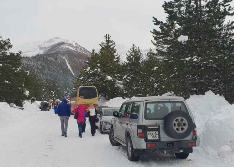 Fotoreportaža s Blidinja: Nedjelja privukla na tisuće gostiju iz Hercegovine i Dalmacije