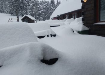 Snijeg na Blidinju neprestano pada, bijeli prekrivač viši od metra