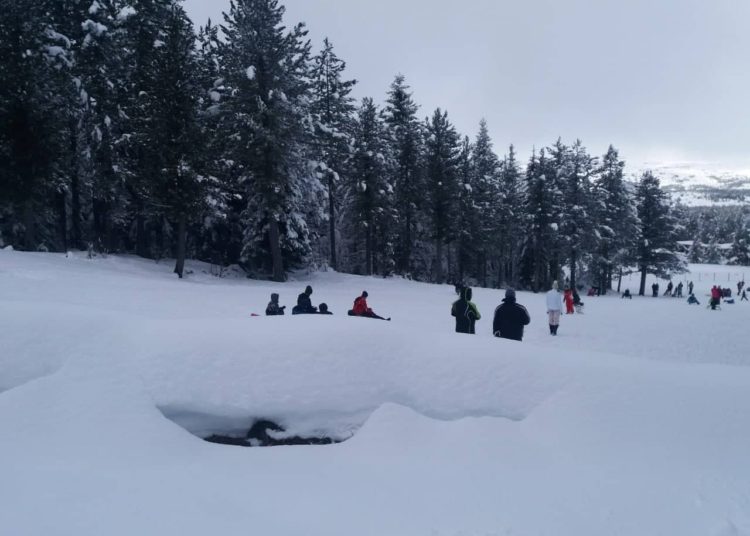 Snijeg na Blidinju neprestano pada, bijeli prekrivač viši od metra