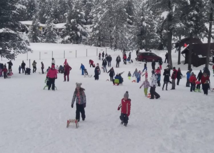 Snijeg na Blidinju neprestano pada, bijeli prekrivač viši od metra