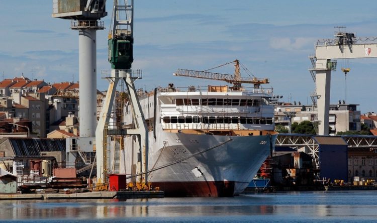 Kinezi i Nijemci u zadnji čas se ‘ukrcavaju’ u data room