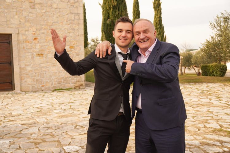Mate Bulić i Frane Pehar kao otac i sin u novoj pjesmi ‘Ja sam na te ponosan’