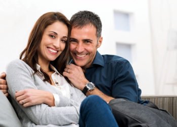 Treba li žena uzeti muževo prezime?