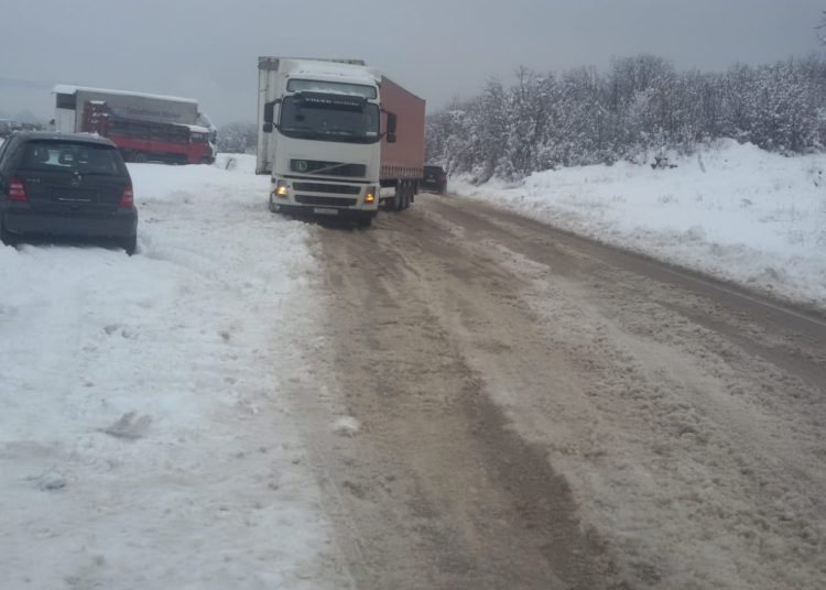Široki Brijeg: Šleper blokirao promet na Visokoj Glavici