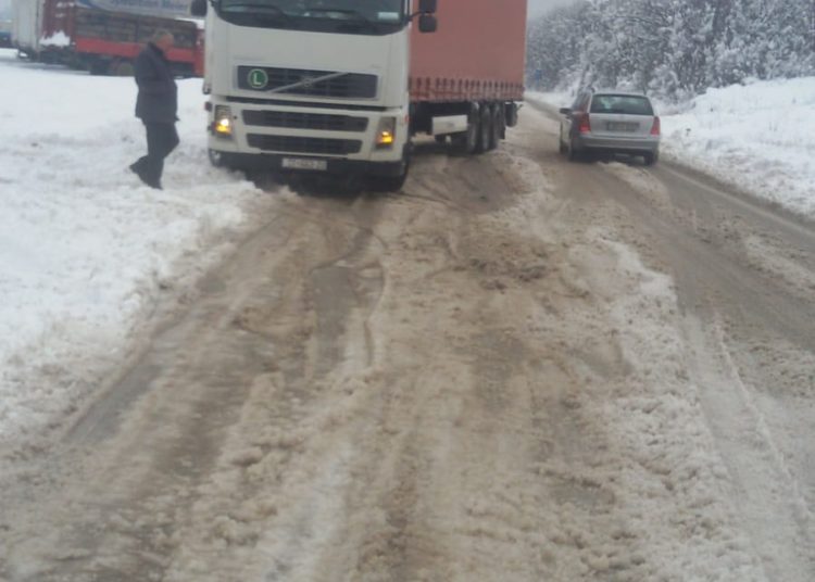 Široki Brijeg: Šleper blokirao promet na Visokoj Glavici