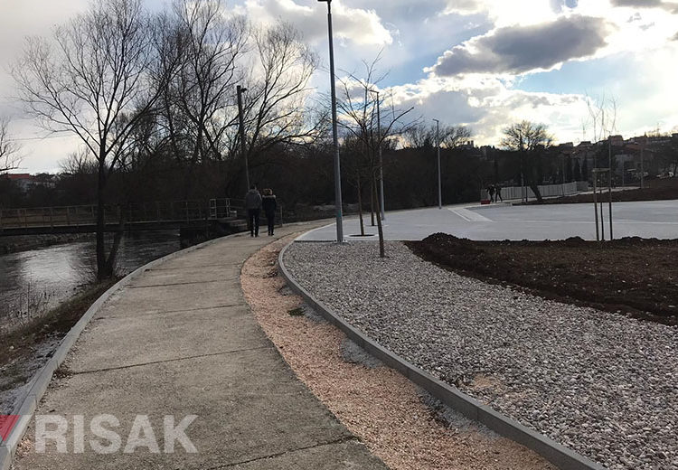 Širokobriježani šetaju Borkom dok isčekuju proljeće kada će park zasjati u punom sjaju