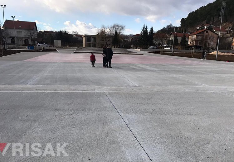 Širokobriježani šetaju Borkom dok isčekuju proljeće kada će park zasjati u punom sjaju