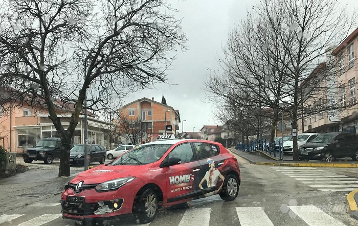 Široki Brijeg: Jedna osoba ozlijeđena u sudaru taksija i Mazde