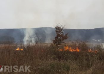 Široki Brijeg: Na Mokarskom polju gori nisko raslinje