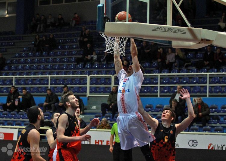 Široki na Pecari razbio Slobodu