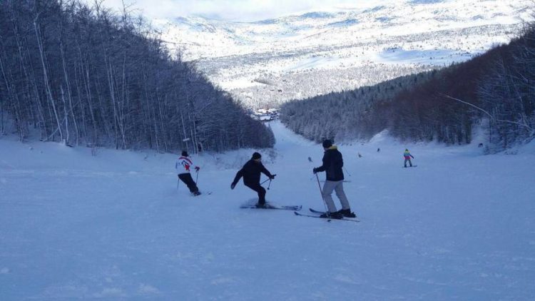 ODLAZAK NA SKIJANJE PUNO JE VIŠE OD SAMOG BORAVKA NA SKIJAŠKOJ STAZI, OVO SU ZDRAVSTVENE PREDNOSTI