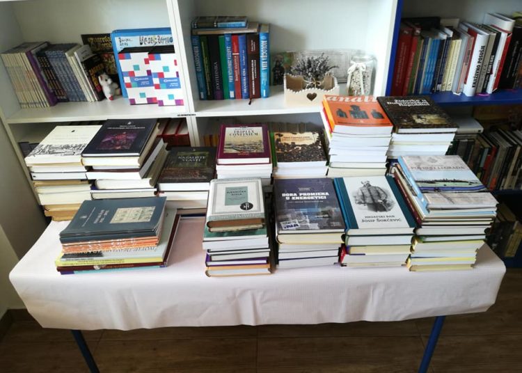 Gradska knjižnica u Grudama na dar dobila knjige