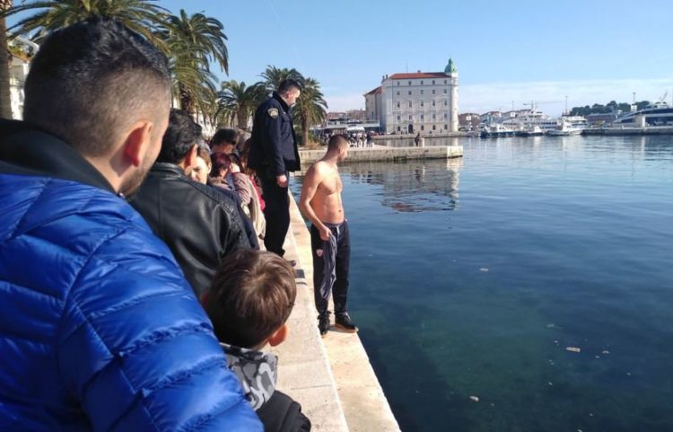 Incident u Splitu: Na rivi napadnuti vaterpolisti Crvene zvezde, jedan se spasio skokom u more